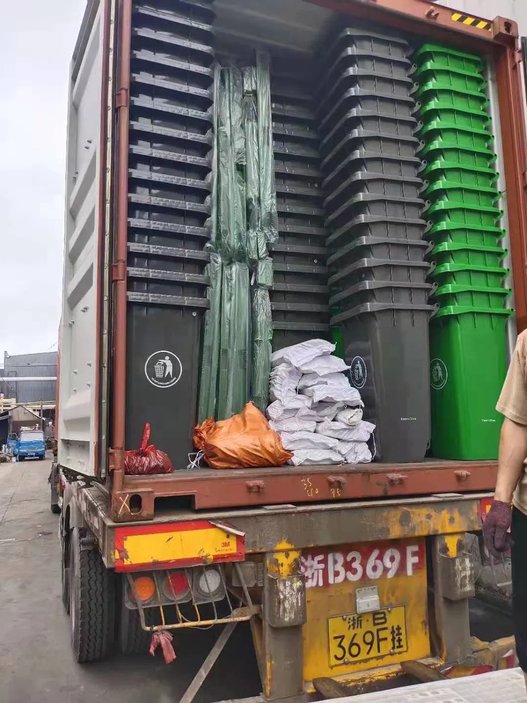 HDPE Plastic Wheeled Dustbin (240L) Poubelle En Plastique Garbage Can