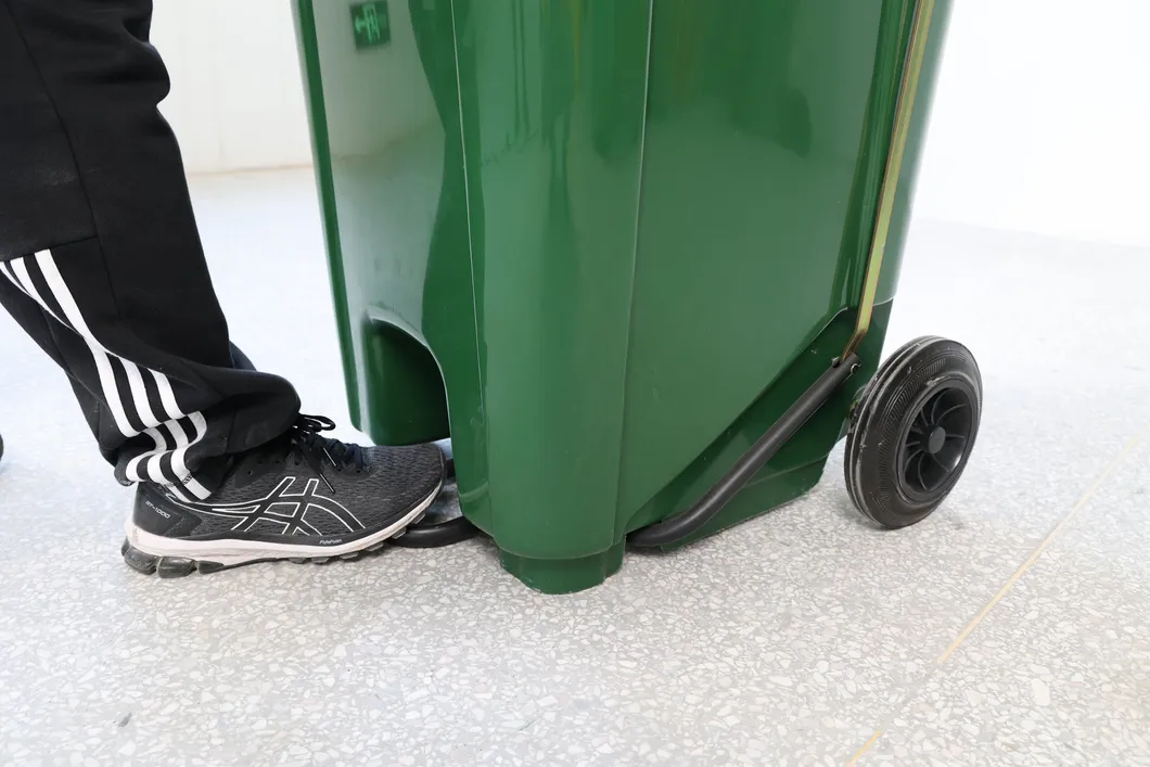 Wheelie Bin 100L/120L/240L/360L Customize Color Large Outdoor Public HDPE Recycle Dustbin Pedal Plastic Garbage/Waste/Trash/Wheelie Bins with Lid and Wheel